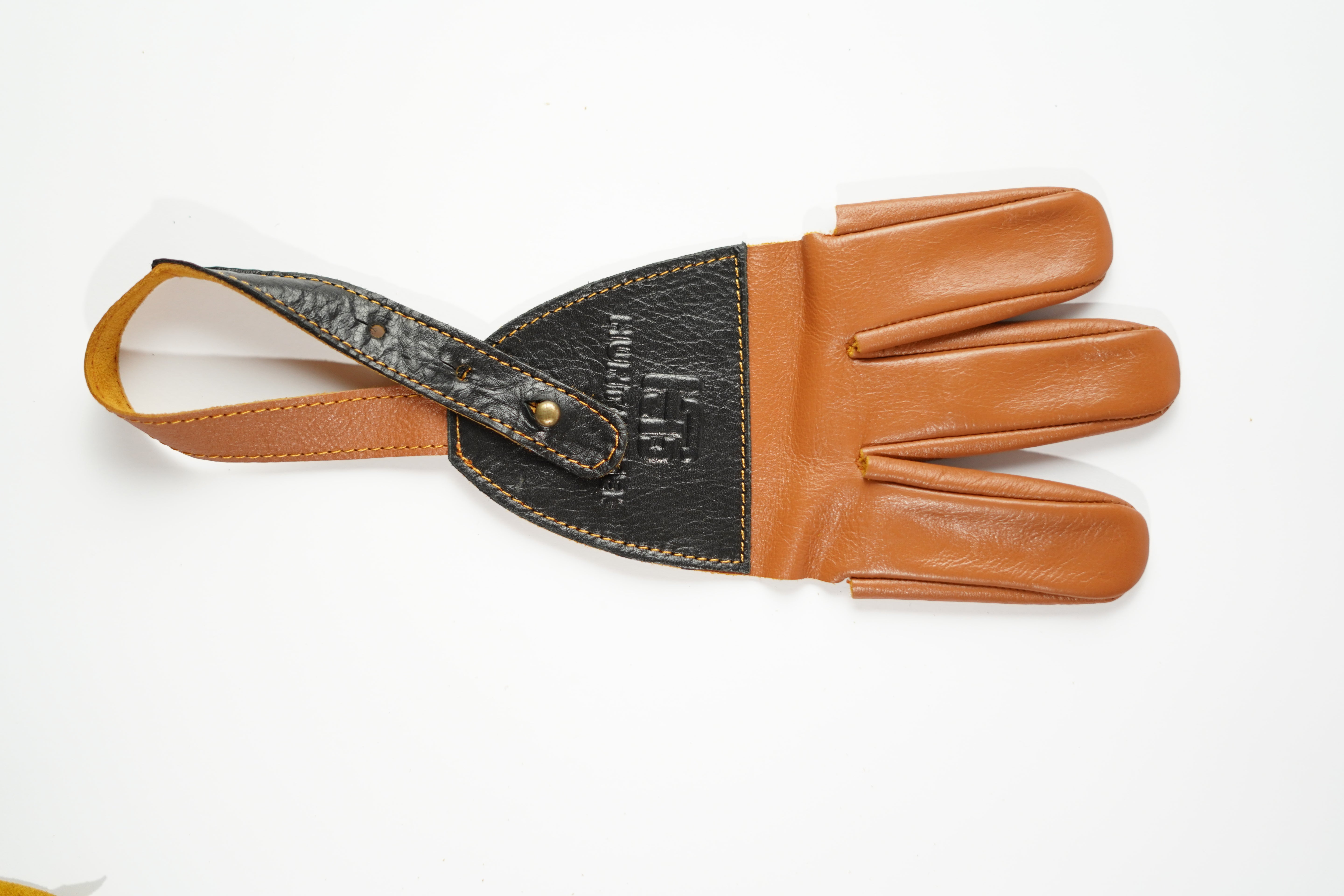 Hunt&Seek Premium Genuine Cow Leather 3-Finger Archery Shooting Glove – Adjustable Free-Size Finger Protector for Recurve Bow, Longbow, Traditional Archery & Hunting